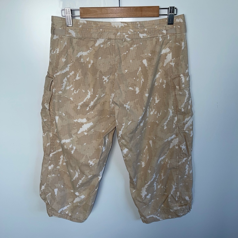 Nike Beige White Camo Cargo‎ Utility Capris Size Medium 8-10 - Picture 3 of 6